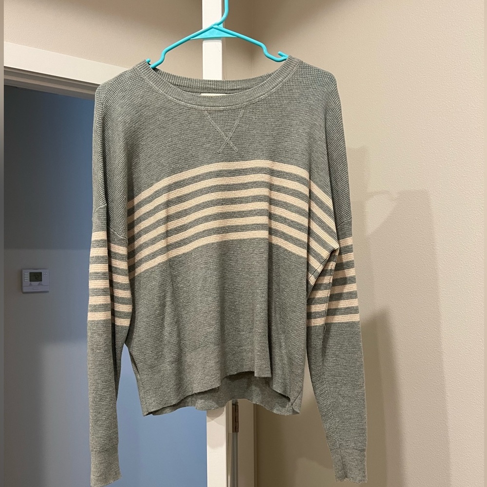 Knitted long sleeve.